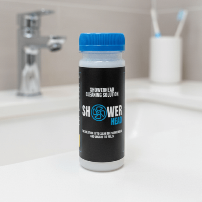 تنظيف فتحات رأس الدش